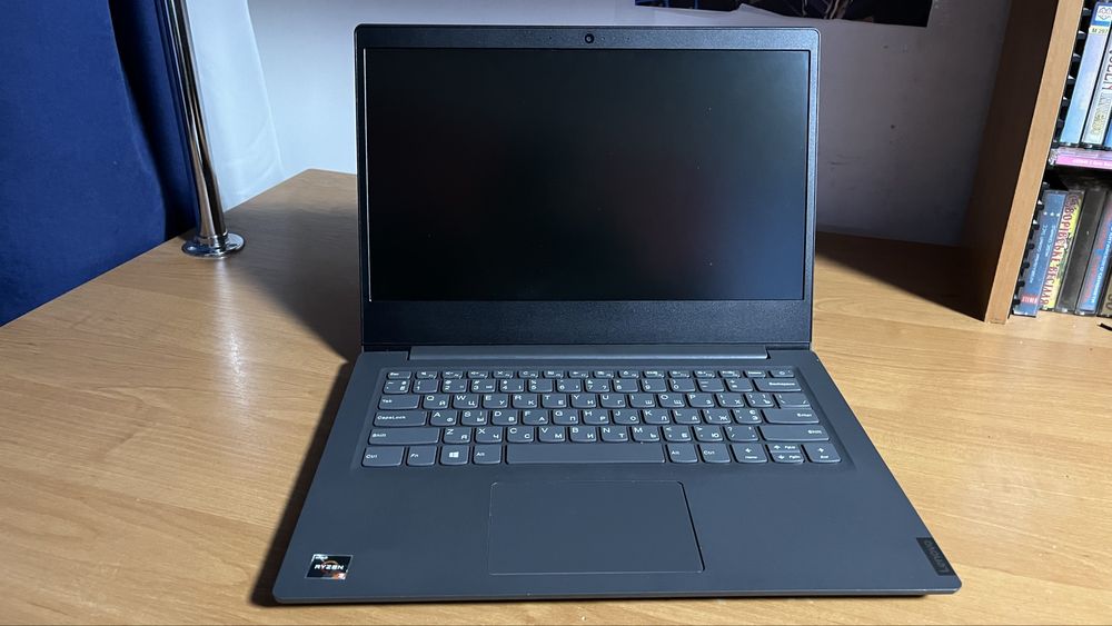 Продаю ноутбук lenovo