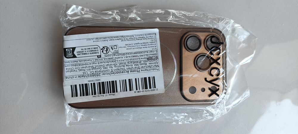 Чохол на iphone 17 pro новий