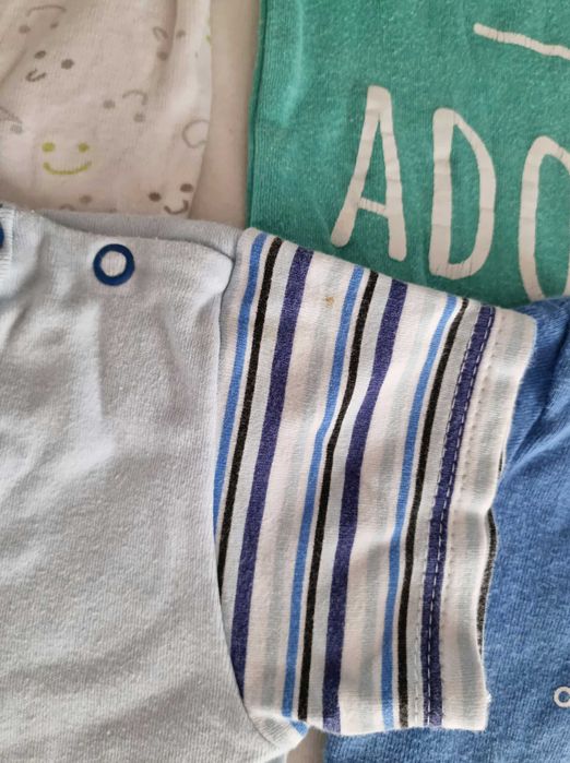 Body z krótkim rękawem i rampersy 74