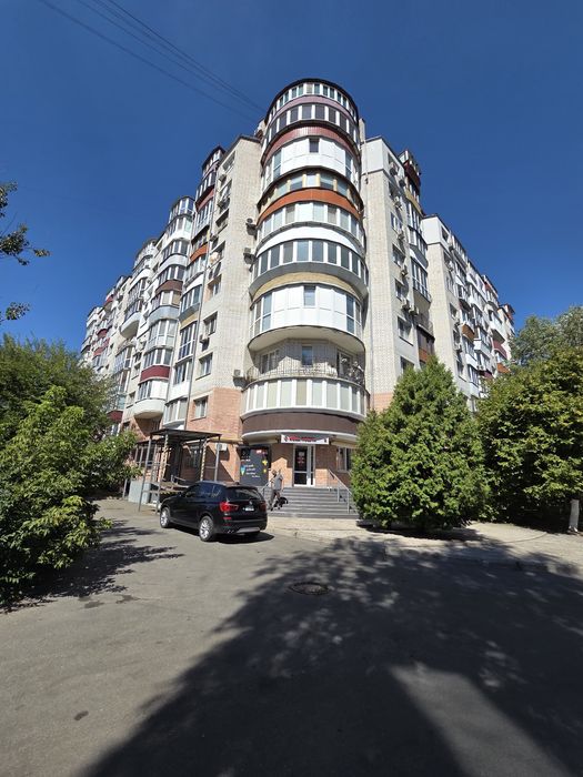 продаж 3х кімнатна квартира бровары спорт диспансер шевченко киевская