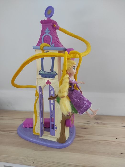 Zamek Roszpunki lalka Roszpunka Hasbro