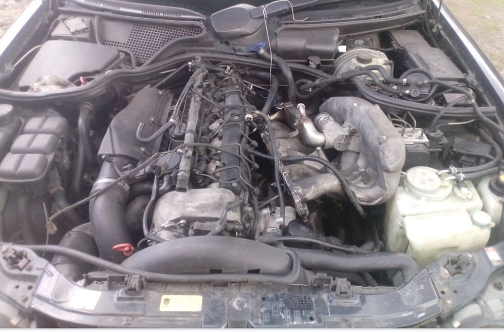 Блок двигателя Mercedes 210 обьем2.7 cdi  3.2 cdi