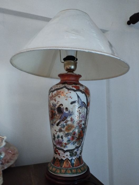 Candeeiro de mesa em porcelana