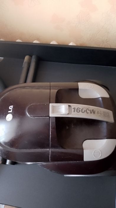 Пылесос LG, бытовой.