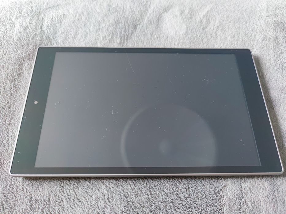 Tablet TrekStor SurfTab breeze 9.6 quad 3G Intel Atom plus gratis