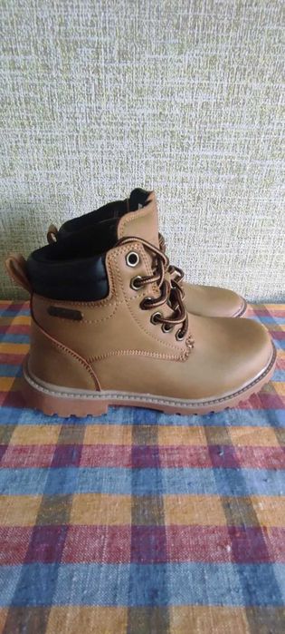 Осінні черевики для хлопчика