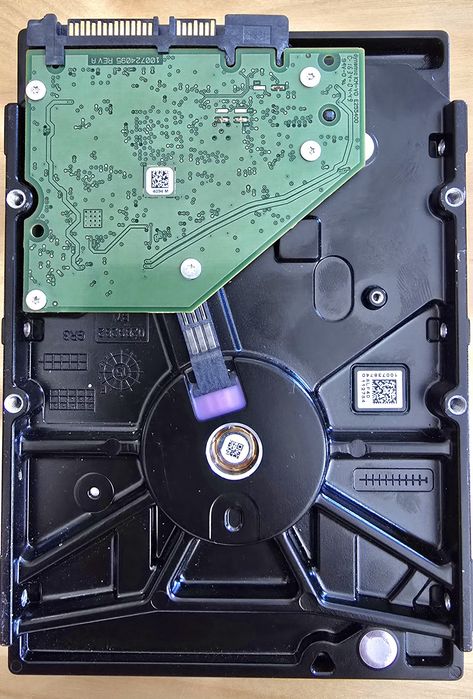 Seagate Skyhawk 3TB Uszkodzony (na części) HDD