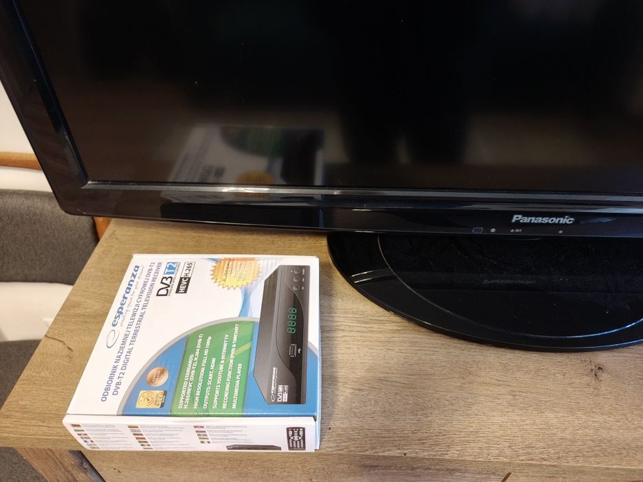 Telewizor Panasonic tx l42u10l  42'' LCD viera  z dekoderem DVBT2 hewc
