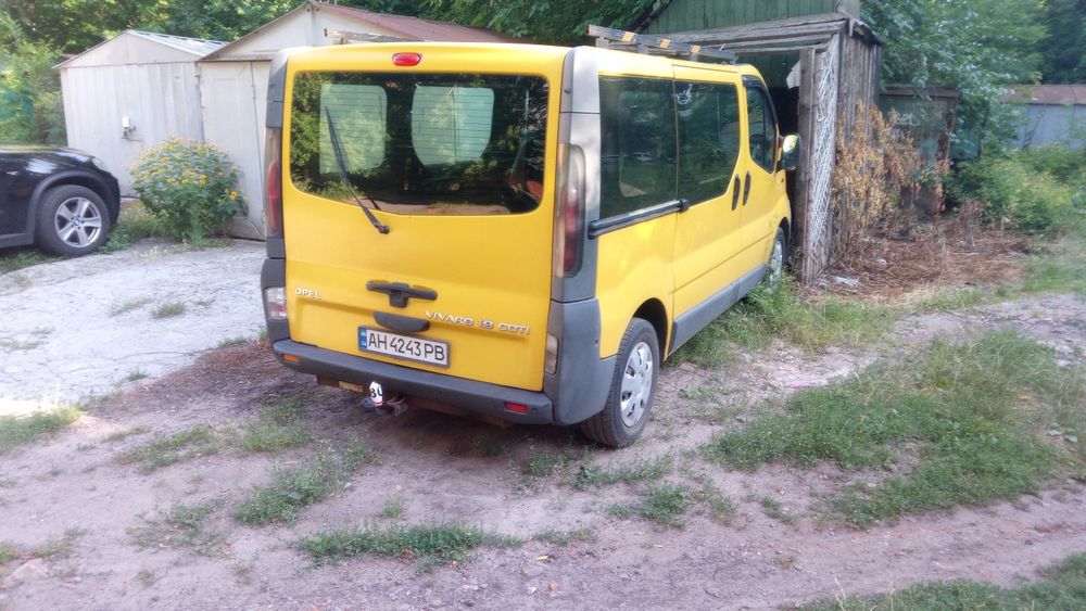 Опель Виваро 1.9