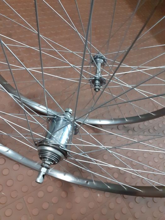 - Conjunto de duas rodas inox de bicicleta clássica, 26x1"3/8.
