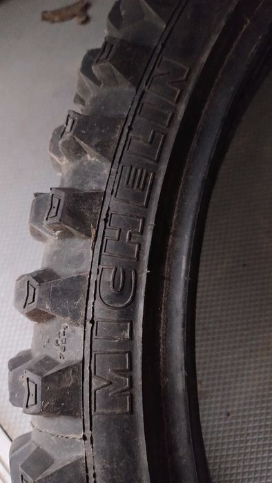 Do sprzedania 5 opon plus 2 detki