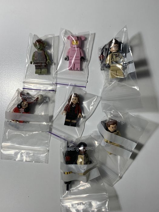 Lego фігурки різних серій