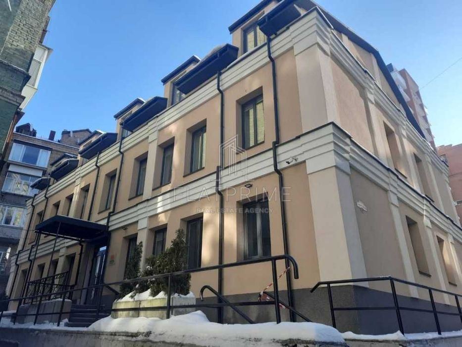 Оренда окремо розташованого офісу в центрі Київа 771м2