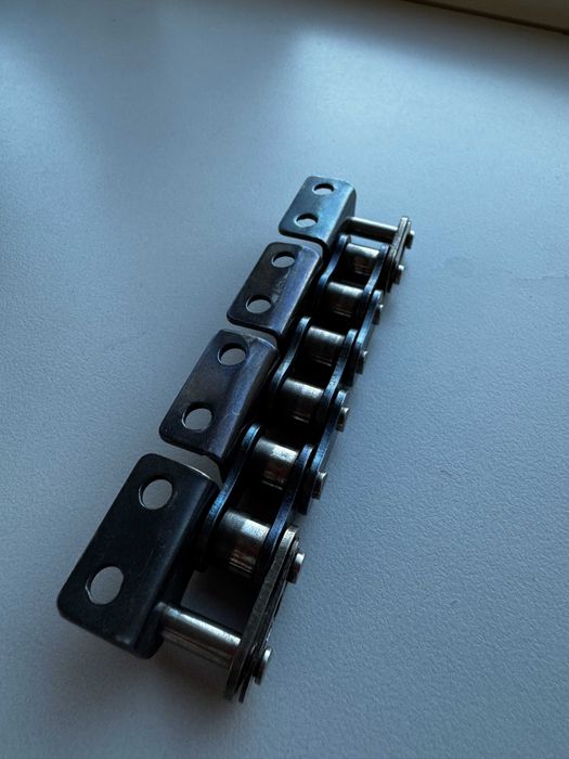 Łańcuch rolkowy napędowy 08B1 8metrów