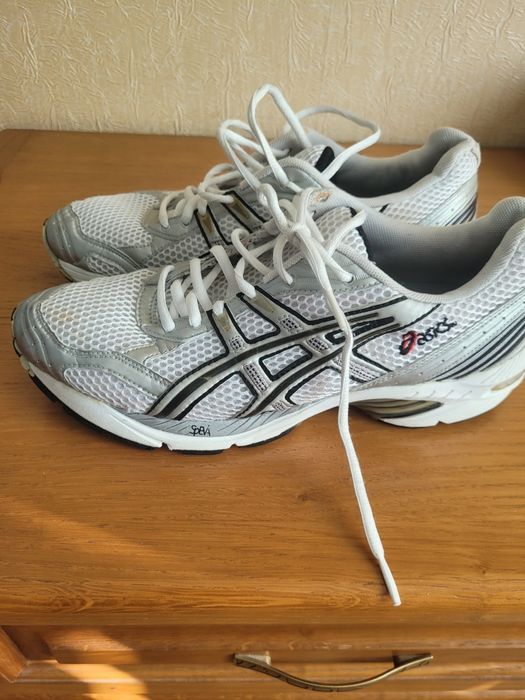 Кросівки Asics Gel White Silver.