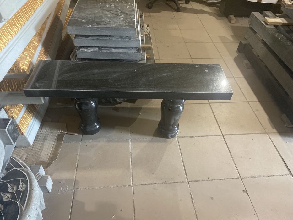Памятники ,граніт ,бетон ,крошка ,пластик надгробніки ,установки