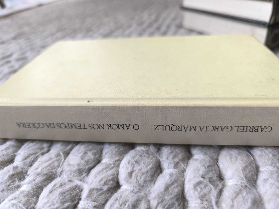 Livro "O Amor nos Tempos de Cólera" de Gabriel García Márquez