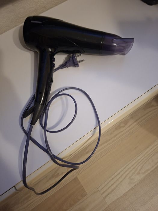Продаю Фен philips