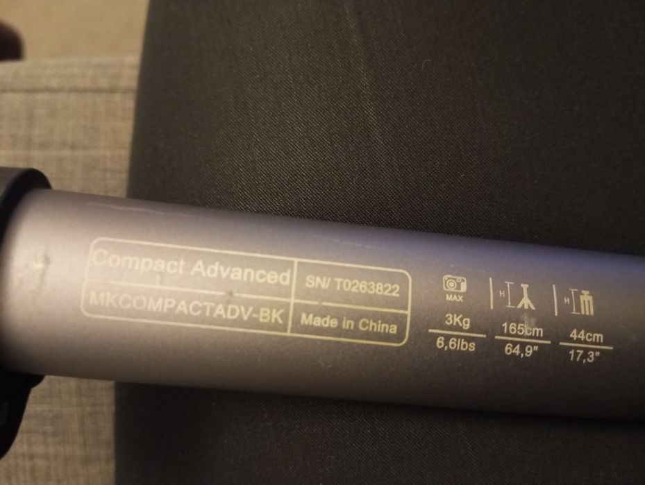 Tripé Manfrotto bom estado