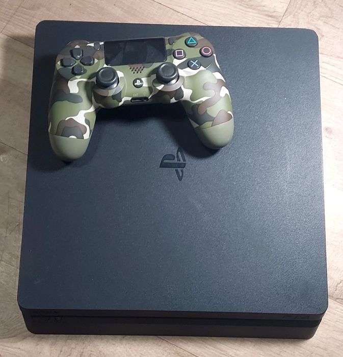 Konsola ps4 slim