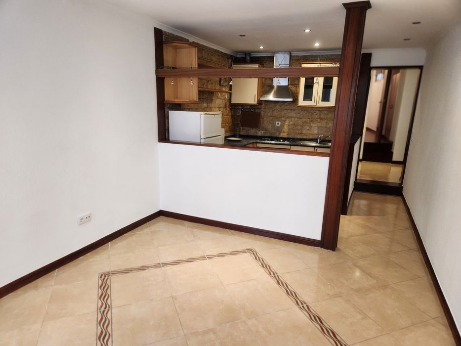 Apartamento para arrendar na Praça das flores/príncipe real T1+1