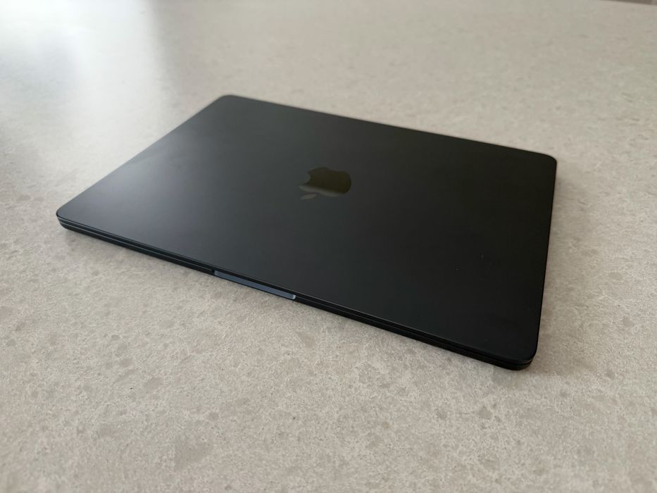 Macbook  Air2026 M5 16GB 512 GB jak nowy