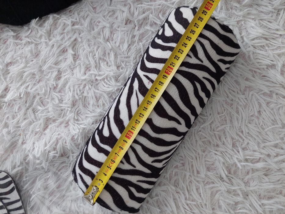 Poduszka do manicure + klapki do pedicure