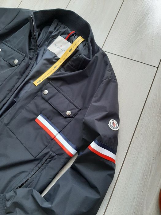 MONCLER куртка нова