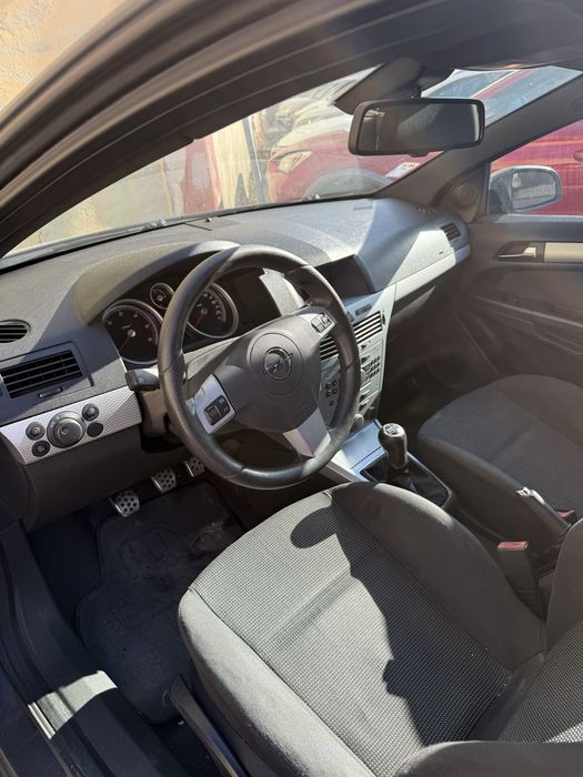 Opel Astra GTC — fotografia 6