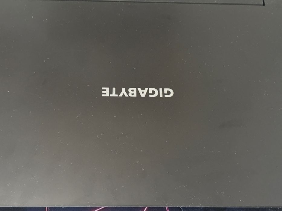 Portatil gamer Gigabyte rtx 3050 4 GB 16 gb ram e um i5 11th