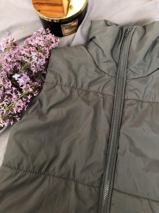 Жилетка сіра.