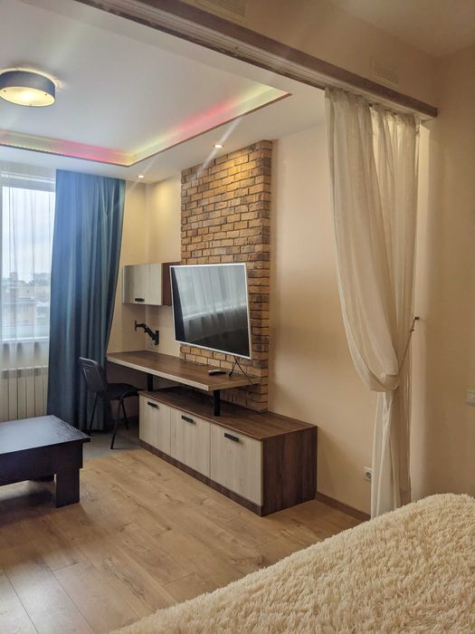 Оренда 1 кім. квартири студії. Метро Нивки. Вул. Олександрівська 1.