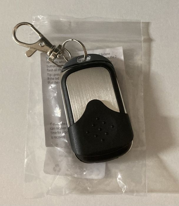 Comando de garagem universal (2un - 16€)