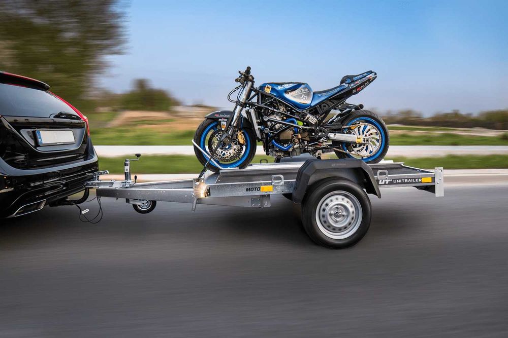 Wynajem przyczepy motocyklowej