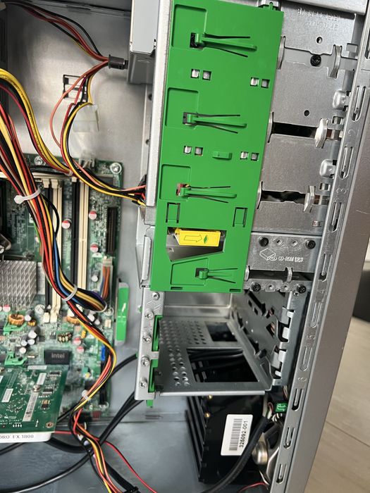 Komputer stacja robocza HP xw4600 / Core 2 Duo / Quadro FX 1800 / Na części lub do odratowania