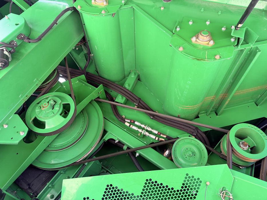 John Deere s690 , комбайн