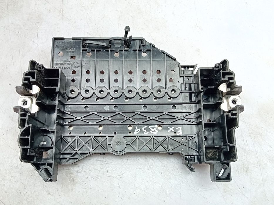 Caixa fusíveis / SAM / BSI VOLVO V40 Hatchback