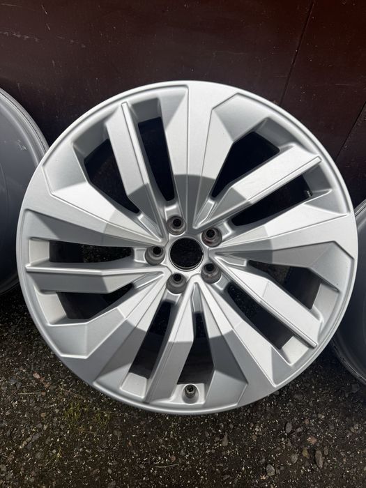 Диски Audi оригінал R20 E-tron, Q7, Q8, Q5, A6, A7