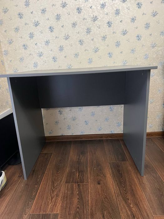 Продам офисный столы