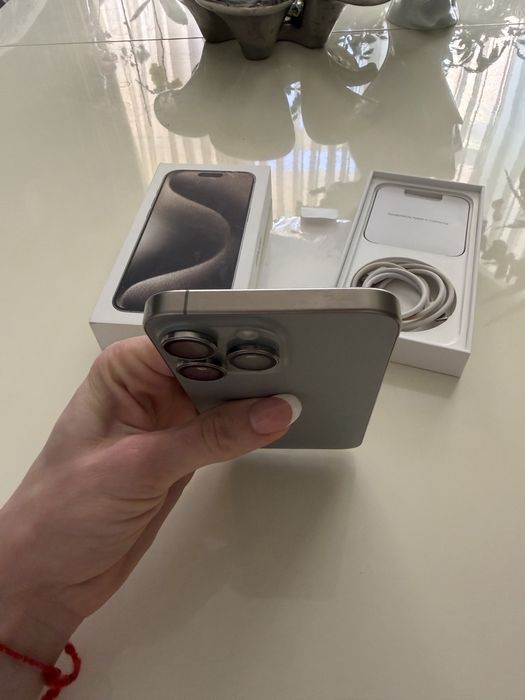Продам iPhone 15 Pro Max 256 GB, цвет Natural Titanium