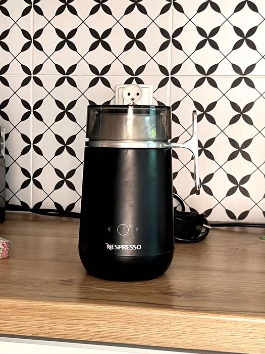 Spieniacz do mleka Nespresso Barista (affogato, latte art, cappuccino itd.)