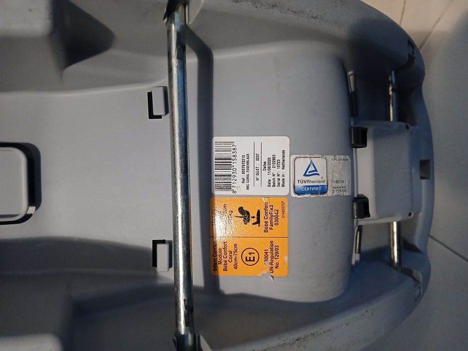 Conjunto ovo fixação auto e carrinho bebé