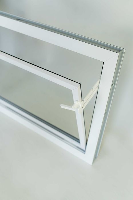 Okno gospodarcze plastikowe PCVszyba pojedyncza stodoła hala drewutnia