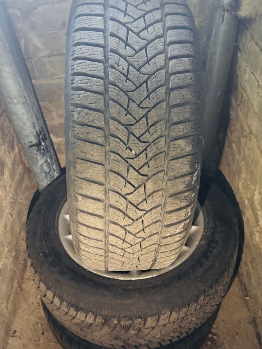 Зимова гума 225/55 R16