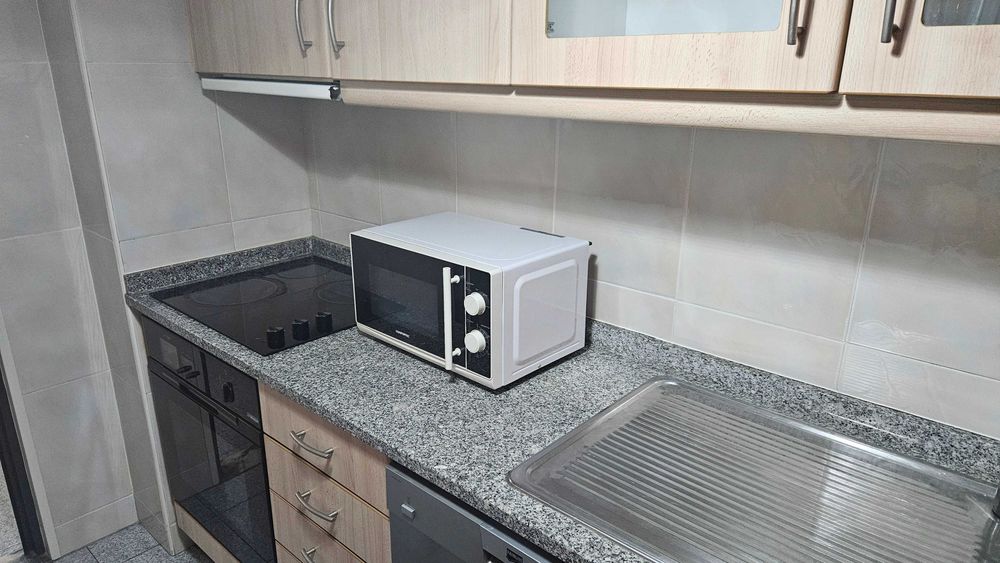 Quarto a estudante no Pólo Universitário (apartamento apenas com 2 quartos)