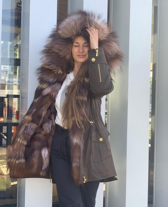 Парка чернобурка карамельная меховая по всей длине+капюшон С размер