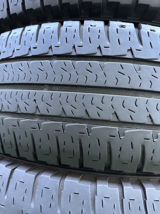 225/75/16c Michelin Aglis