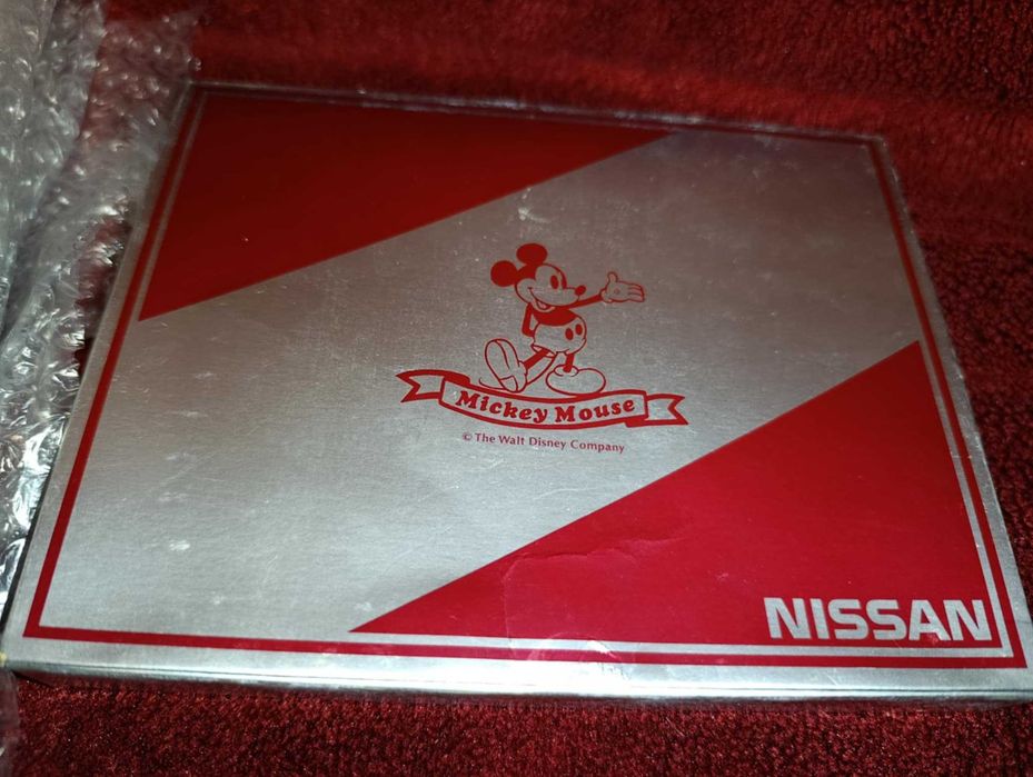 Nissan/Disney Raríssimo Conjunto Loiça Talheres