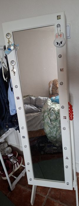 Espelho com arrumação