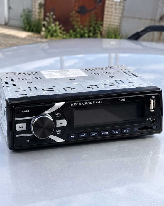 Автомагнітола зі знімною панеллю usb sd aux fm радіо та пультом